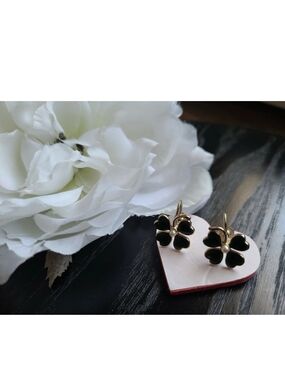 Lucky 4 Leaf Clove Vintage Earrings Green with Pearl Screw Back